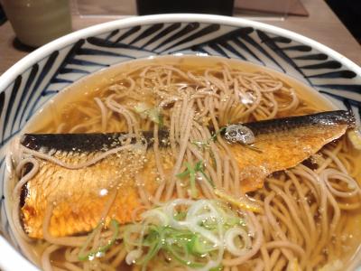 昨日の九州から朝一の新幹線で京都へ移動。昼食は、蕎麦「ニシン蕎麦」