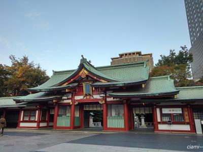 赤坂の都会の神社