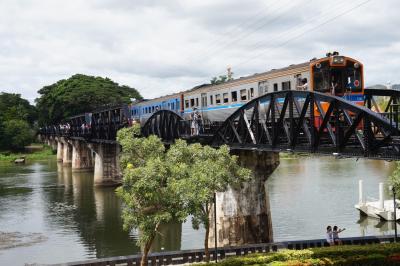 タイ・バンコクからクウェー川鉄橋へ(2015年9月)