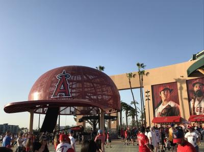 大谷翔平観戦　今年は本拠地アナハイムで開幕戦！そしてバブルヘッドゲット！