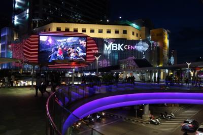 ３年ぶりのバンコクへ　サイアム　１４日の夜散歩