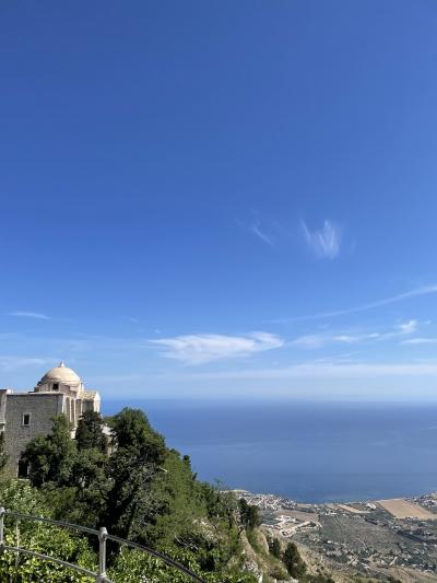 シチリア単独行(2)午前天空の城・午後宮崎美子ふう生着替え