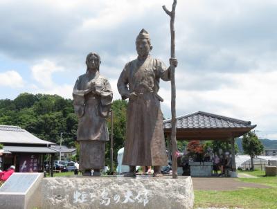 観光特急で伊豆食いしん坊旅（６）伊豆の国市・大河ドラマ館と蛭ヶ小島の頼朝政子像＆いずっぱこで修善寺へ