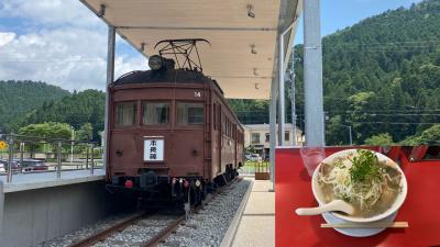 道の駅その２　道の駅したらの元田口線保存車両とラーメン福の特製大盛ラーメン