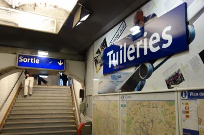2度目のパリ（出張のついでに31-11）火曜日、仕事の後の街歩き① "モンマルトル" へ。メトロの駅は個性豊か、レトロな感じが味わいあり！