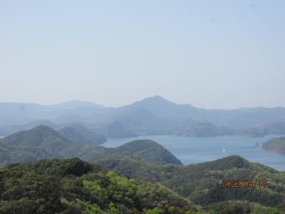 壱岐・対馬２島巡り（３３）烏帽子岳展望台からの浅茅湾の眺め。