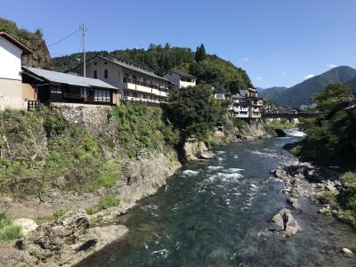 郡上八幡（岐阜県）を歩く：山間の清流と古い町並みを