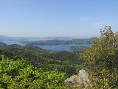 壱岐・対馬２島巡り（３４）烏帽子岳展望台を下山する。