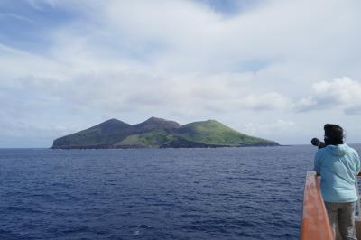 終日航海、孀婦岩・鳥島が見えました！