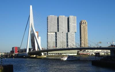 2019オランダ、ベルギーひとり旅01:ロッテルダム、旅の始まりは奇妙な建物の港町