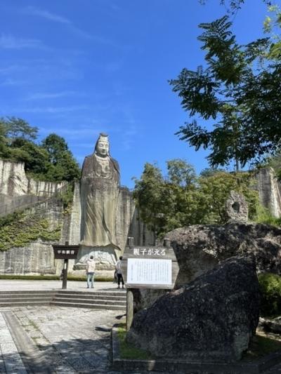 磨崖仏と地下要塞！？