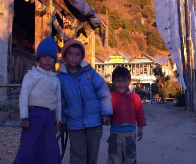 夫婦2人でネパールトレッキング、2  dunche