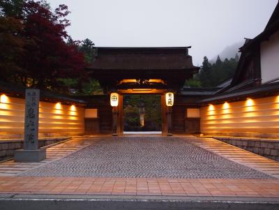 春の紀州　西国札所巡りと高野山　ひとり旅【6】高野山　宿坊恵光院と奥の院ナイトツアー