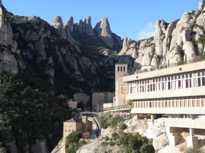 年末年始、バルセロナ周辺の旅へ【４】２日目（前半）奇岩が連なる聖地モンセラットで初詣