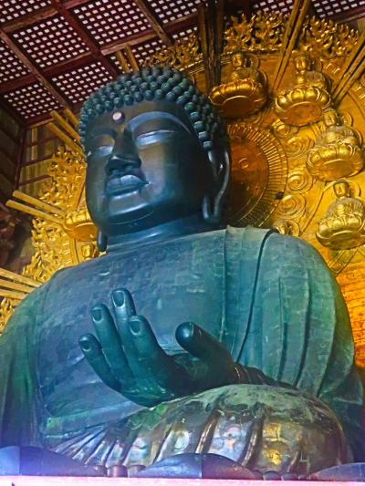 奈良18　東大寺c  銅造盧舎那仏坐像（国宝） ☆静寂の堂内－大仏さまに祈る平安