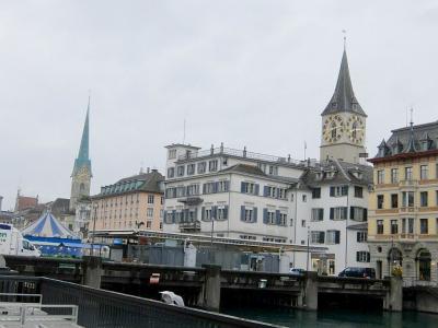 チューリッヒ： 時計塔の教会がある旧市街とETH Zurich