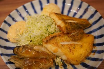 20221029-2 豊洲 そろそろカキもバターでいけるかしら？小田保でバター焼きとウィスキーと。