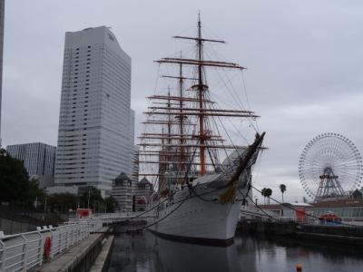 横浜港で帆船日本丸を見学