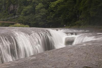 愛郷ぐんまプロジェクトで行く老神温泉(4)吹き割の滝、おまけの尾瀬ロケハン編