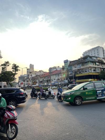 お久しぶりのアジア旅　怖いもの無し+何でもありのバイク軍団に慄いたホーチミン編