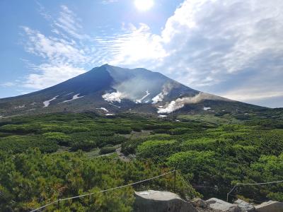 おじじとおばぁのマイカーぐるり旅 旭岳2291メートル、果たして登れるのか!?