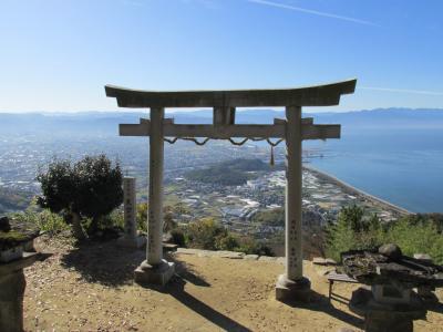 歩いて登る天空の鳥居、高屋神社