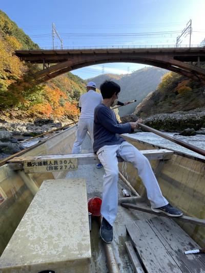 紅葉の京都　トロッコと保津川下り