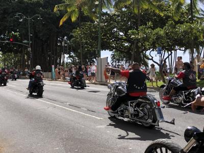 アロハ　TOYS FOR TOTS PARADE.ホノルルシティライツ