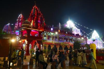 光の祭典インドの新年ディワリを祝う (Celebrating Diwali in Delhi)