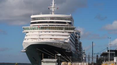 アデレードにクイーンエリザベス号がやってきた