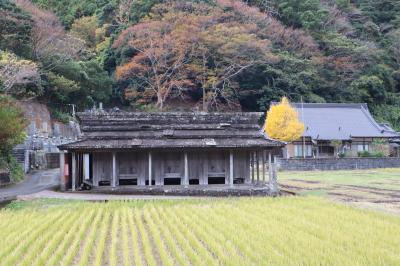 椎根の石屋根倉庫