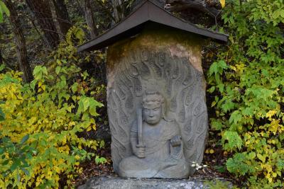 紅葉の高遠石仏ウォーク-1 2022～高遠石工「守屋貞治」と中央アルプスの絶景～（長野）