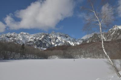 スノーシューで大みそかの戸隠・鏡池は美しい!