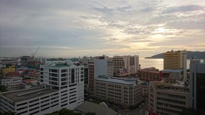 コタキナバルの休日(1) シグナルヒルの夕日と肉骨茶の夜