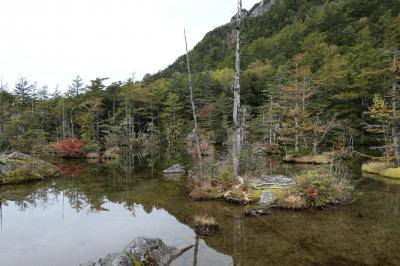 秋の上高地旅♪　Vol.67 ☆上高地ハイキング：秋の美しい明神池♪