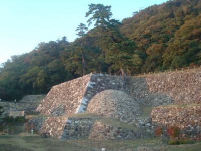 鳥取東照宮と大宮池を見た後、徒歩で鳥取城跡の天球丸巻石垣へ行きました。