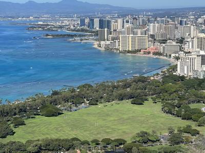 ついに海外へ！！　１０年ぶりのハワイ旅行３泊５日（３）ダイヤモンドヘッドに登り、アラモアナビーチで泳ぎました。（2023年１月）