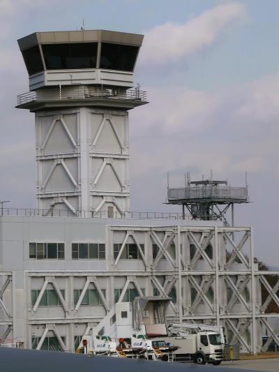 JAL258便　広島空港/14:10　60分遅れで離陸　☆快晴群青‐地上視界は良好