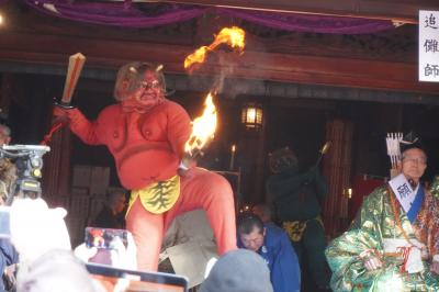 関西久しぶり旅八日間（四日目）～蘆山寺の追儺式鬼法楽は、松明と宝剣、大斧、大槌を手にした赤青黒の太っちょ三鬼が意外に純朴。鬼加持も異色です～