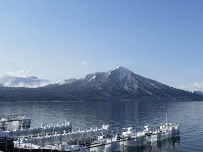 凍らない支笏湖と氷の氷濤まつり