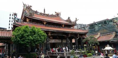 【台湾】清時代に建てられた台北最古のお寺　龍山寺