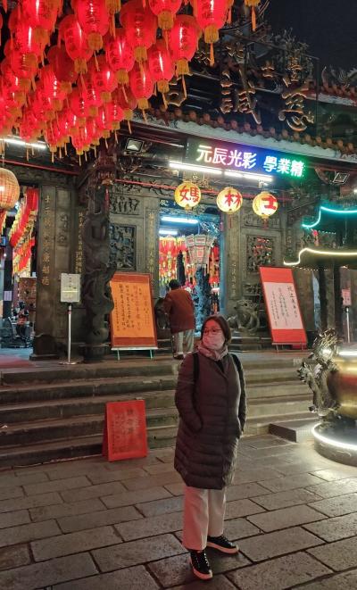 トラピックス　わくわく台湾北部4日間（2）SCOOTのポケモンジェットで台北に着き、龍山寺を参拝して士林夜市へ。宿泊は豪華な漢普頓酒店。