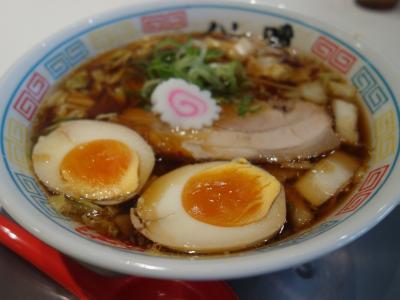 ランチは吹田グリーンプレイスで。学生さんに囲まれて，古風なラーメンをいただきました。