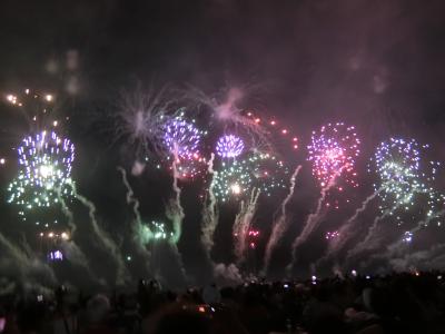 今年は、柏崎花火大会。夜空に舞う花火、迫力満点！①