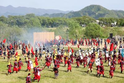 壮大なスケールの米沢上杉まつり