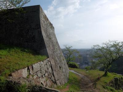 ゲゲゲと名探偵に会いに行く山陰の旅[2] 登った甲斐があった米子城