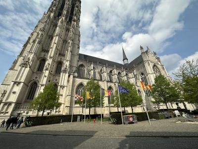 2023年GW アールヌーボーとステンドグラスと高いところを求めてBrussels&Paris(③サンカントネール公園とメヘレン編)