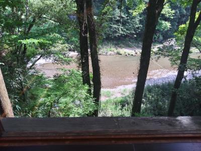 徒歩で青梅から秋川渓谷へ。黒茶屋で高級ランチ。