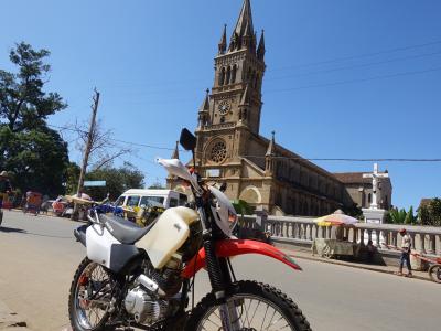 マダガスカル バイクツーリング　①入国～アンツィラベ