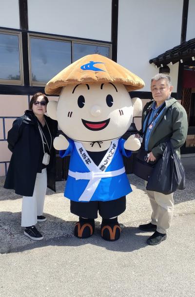 クラブツーリズム　おいしい山形庄内旅（2）あつみ温泉の朝市を楽しんで、最上川の川下りとおいしい食事とお酒で結婚記念日を祝う。